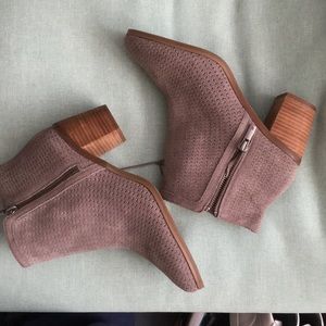 brand new pair of lucky brand booties